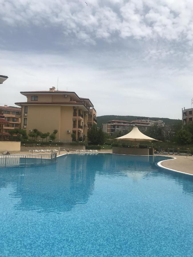 Menada Sky Dreams Apartment Свети Влас Екстериор снимка