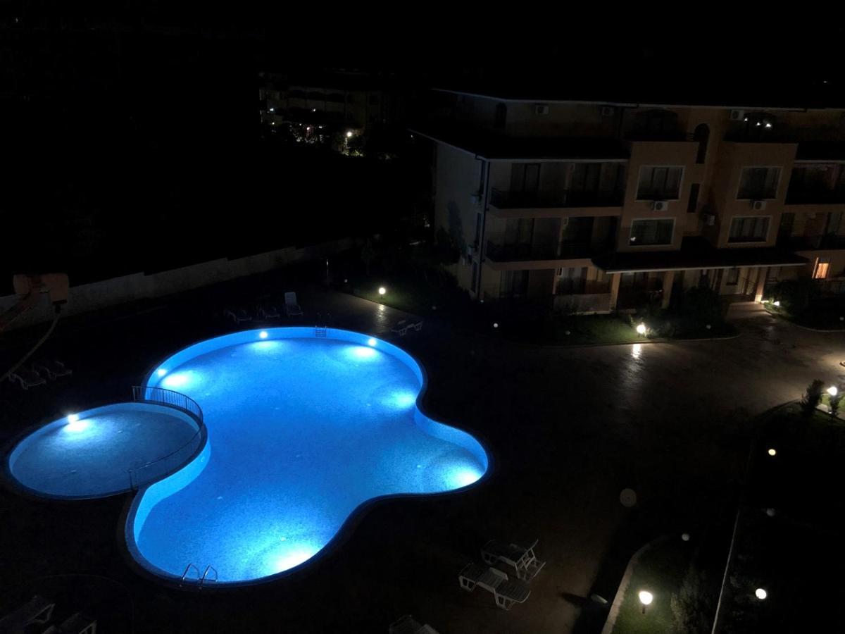 Menada Sky Dreams Apartment Свети Влас Екстериор снимка