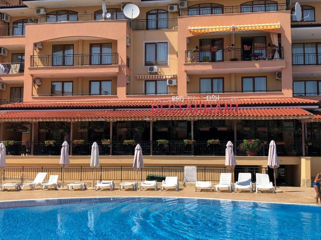 Menada Sky Dreams Apartment Свети Влас Екстериор снимка